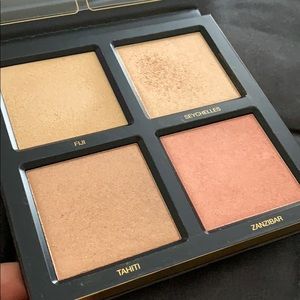 Huda Beauty - 3D Highlighted Palette - great cond.